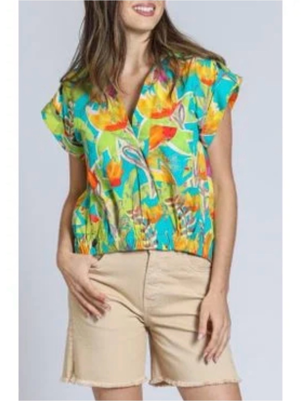 NWOT APNY Vibrant Floral V-Neck High Low CrossShort Sleeve Top Medium